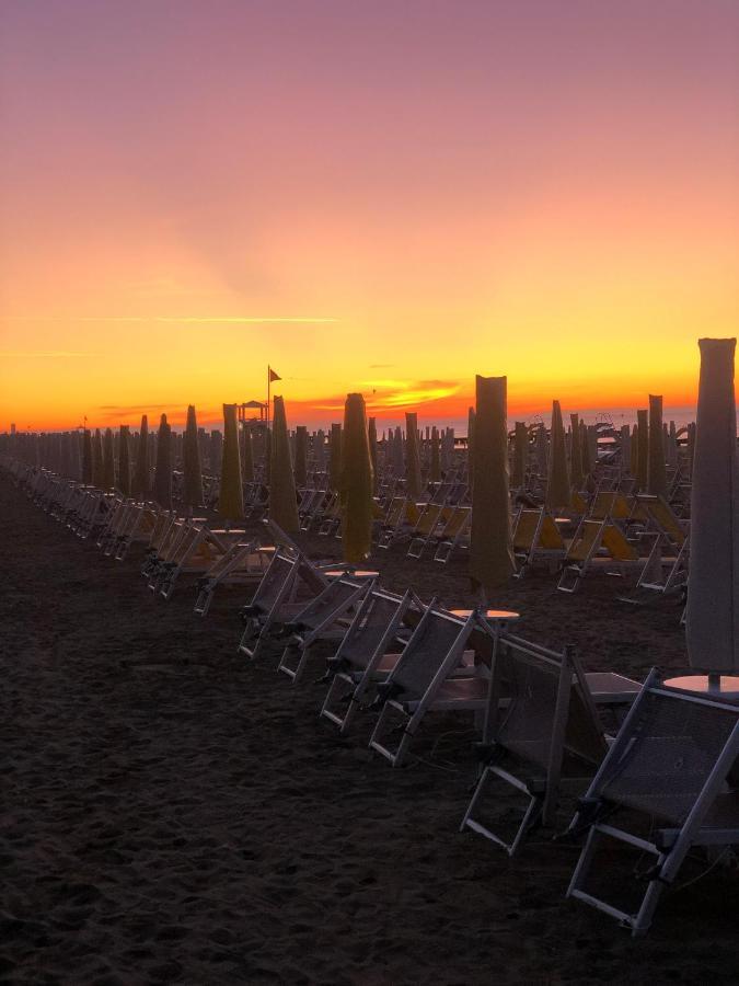 Hotel Savoia Lido di Jesolo Exteriör bild