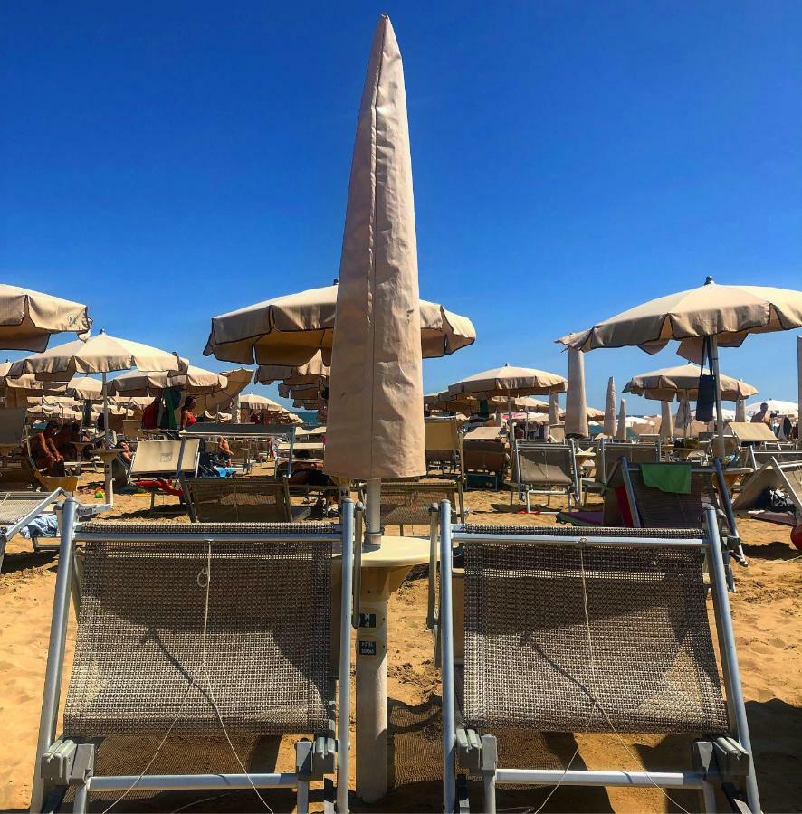 Hotel Savoia Lido di Jesolo Exteriör bild